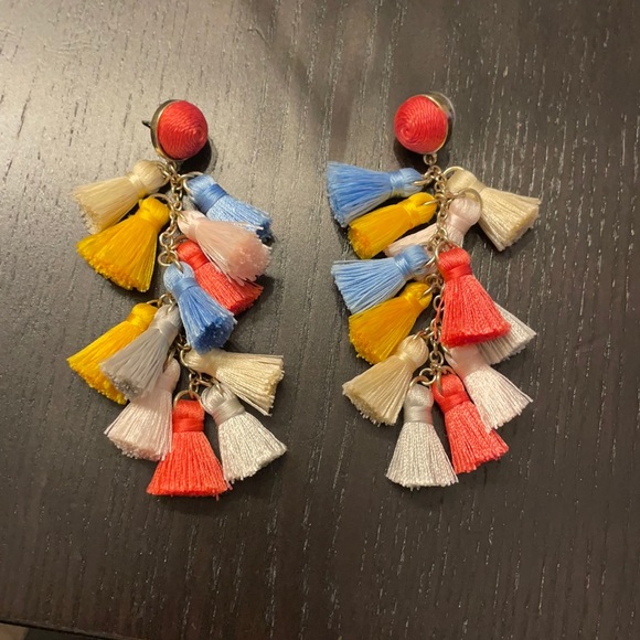 Dangly earrings. Super cute! - Picture 1 of 1